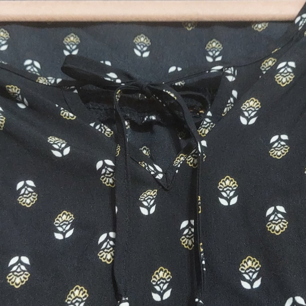 Patterned top - Picture 4 of 5